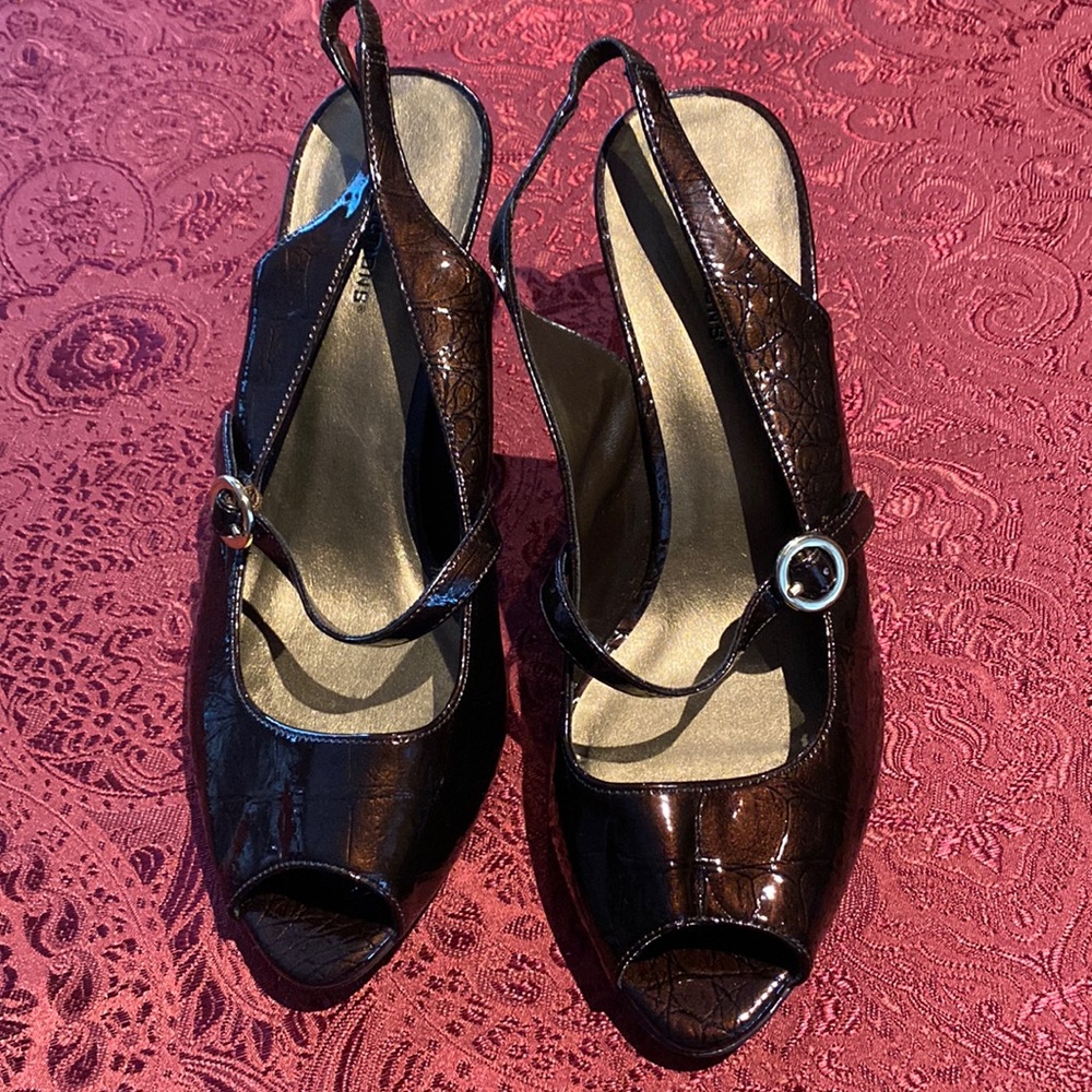 Predictions low heel peep toes shoe size 9W